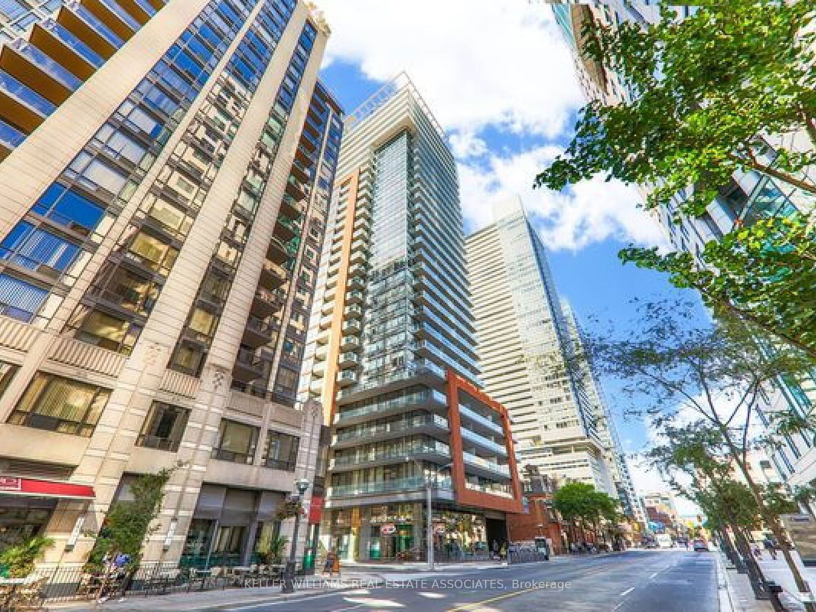 35 Mercer St, unit 2011 for rent