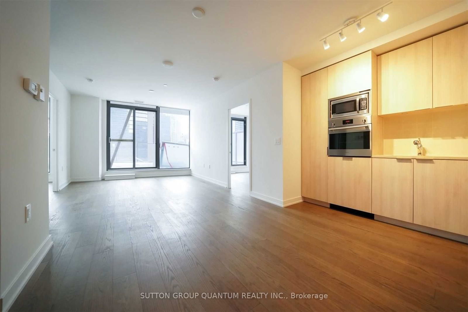 11 Wellesley St W, unit 705 for rent - image #3