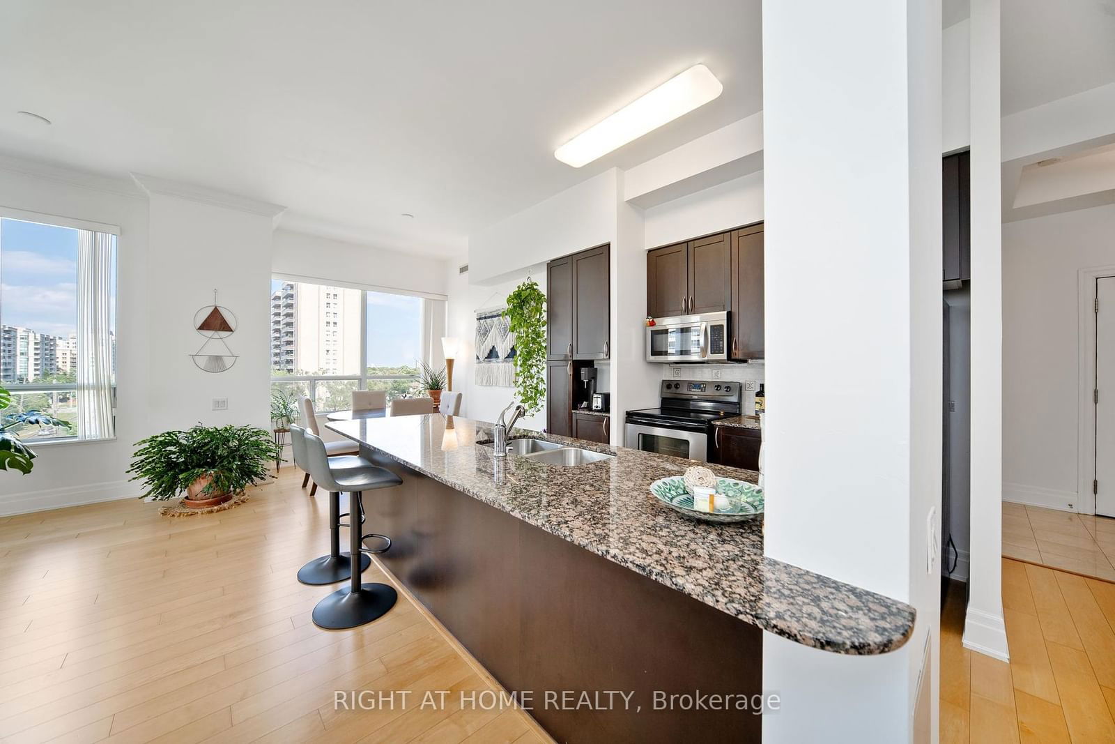 777 Steeles Ave W, unit LPH8 for sale - image #10