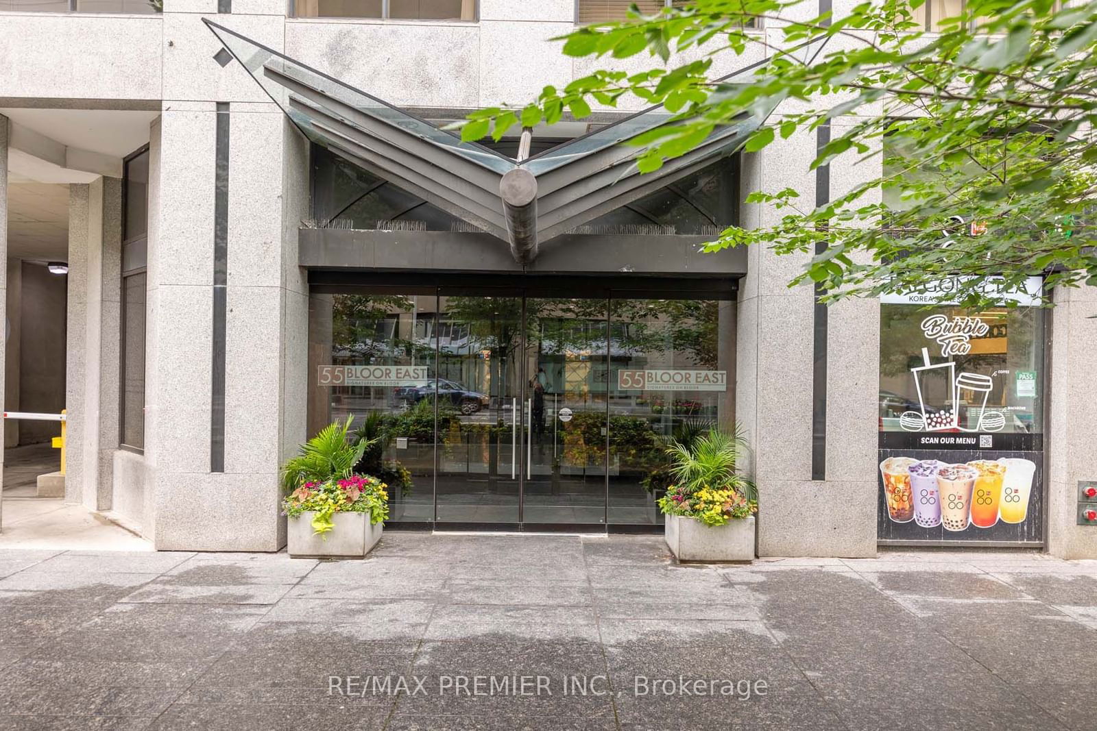 55 Bloor St E, unit 609 for rent