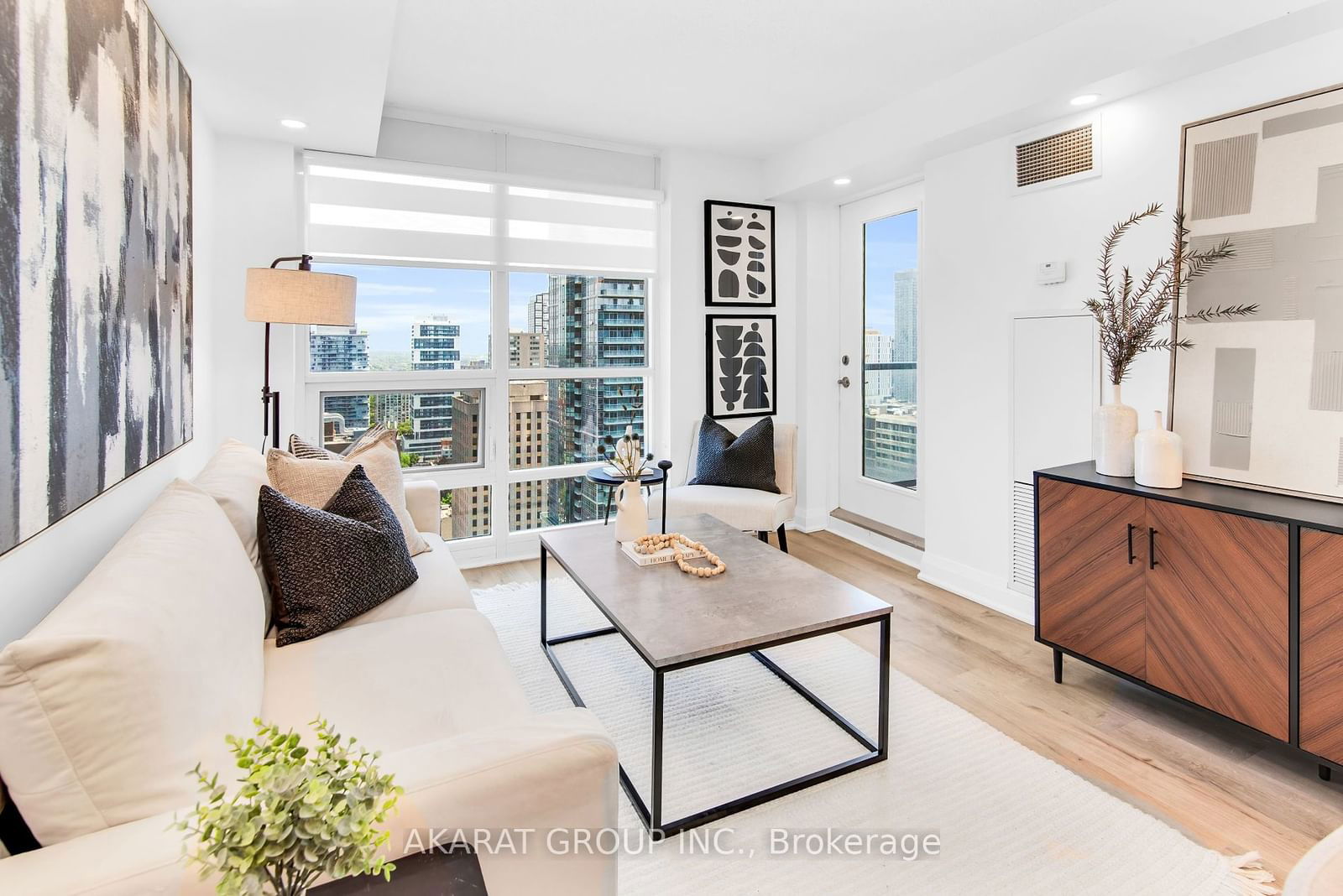 761 Bay St, unit 3004 for sale - image #2