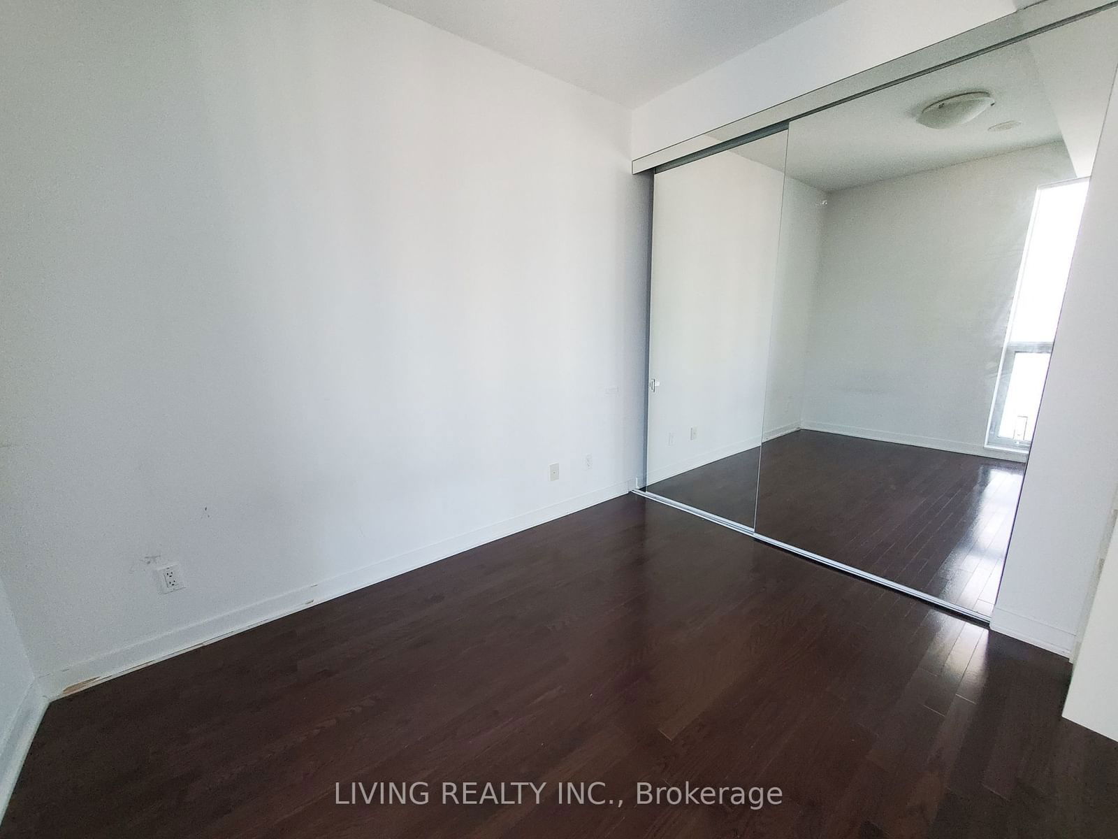 770 Bay St, unit 1905 for sale - image #4