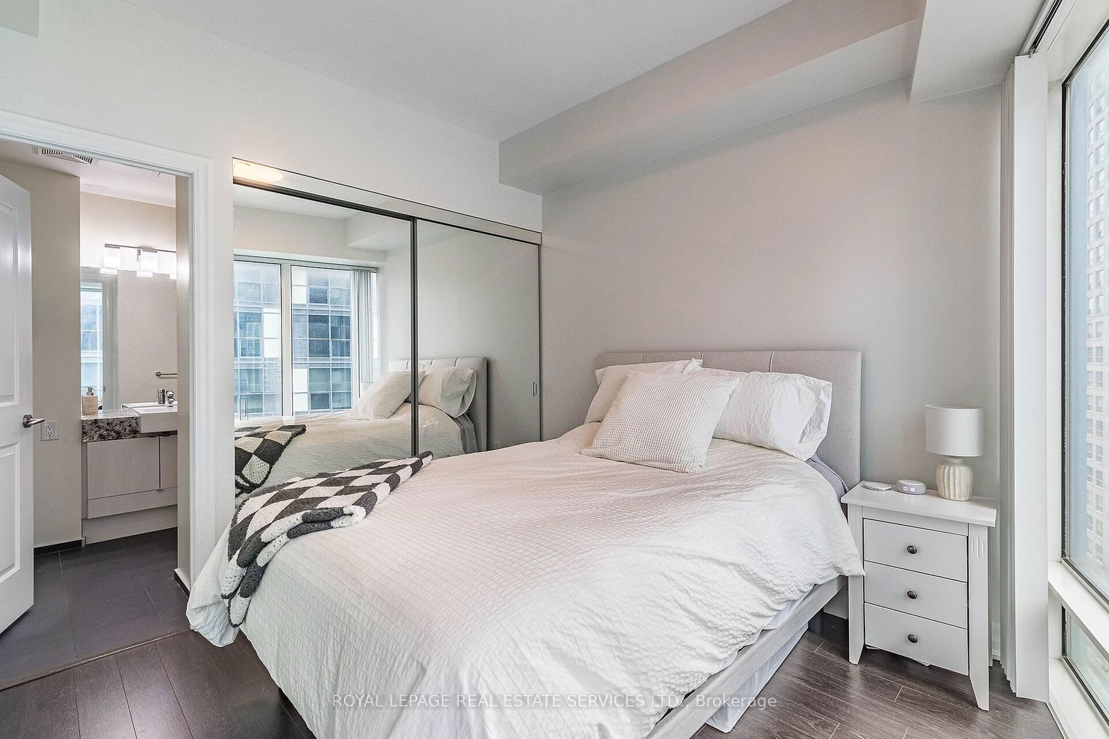 8 the Esplanade, unit 1302 for sale - image #18