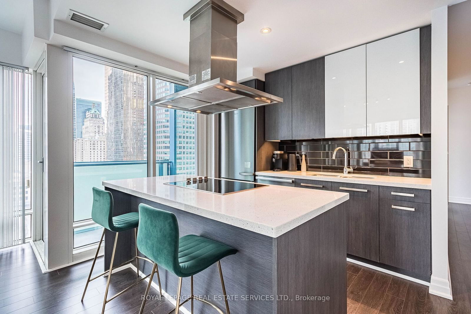 8 the Esplanade, unit 1302 for sale - image #5