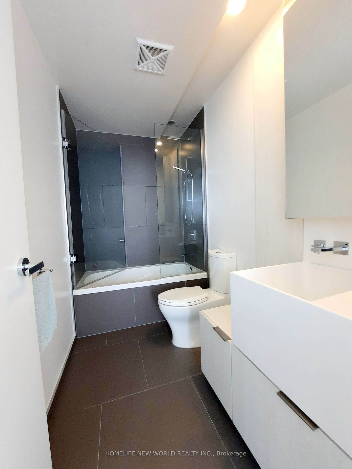 1 Bloor St E, unit 6902 for sale - image #13