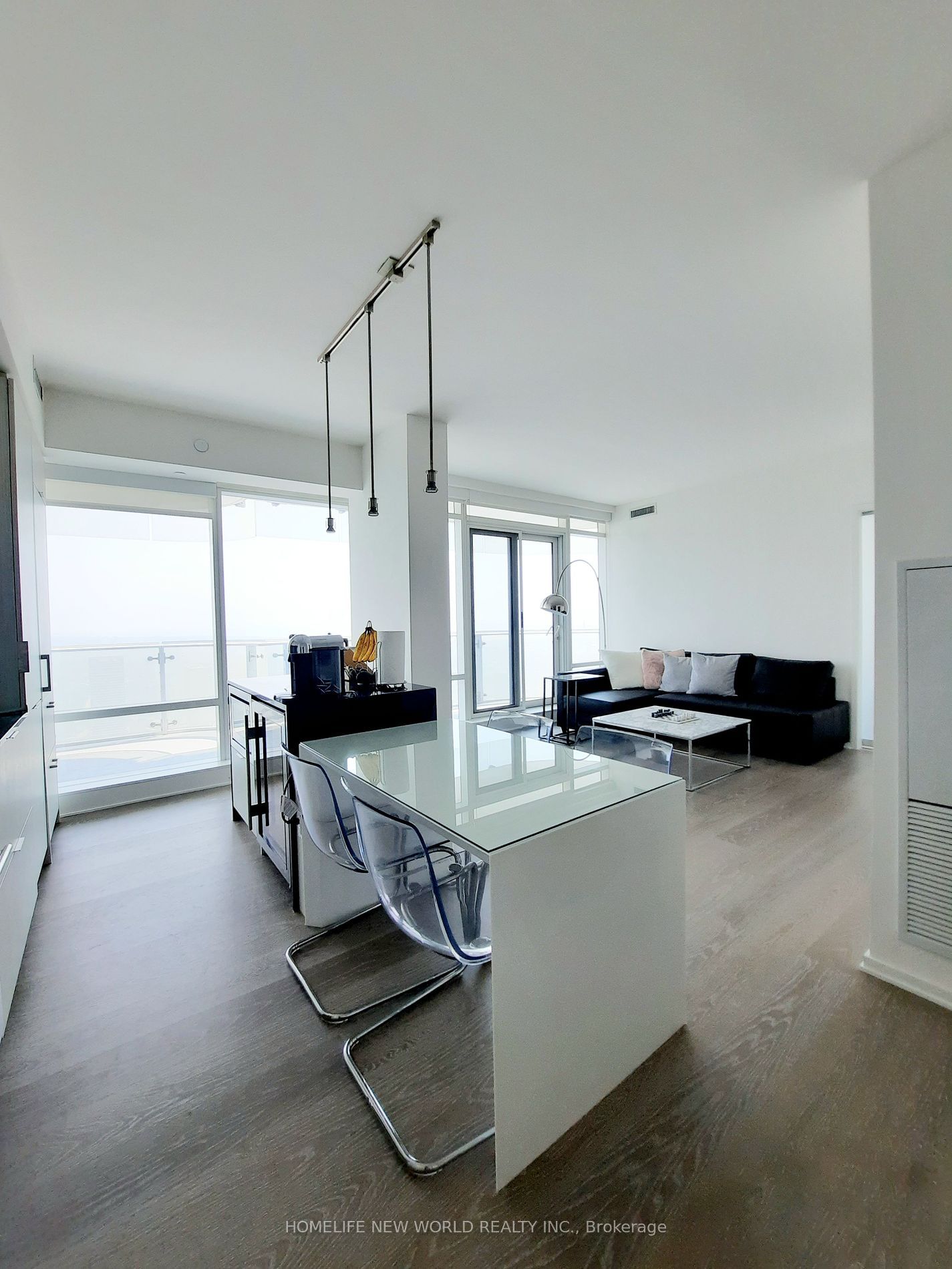 1 Bloor St E, unit 6902 for sale - image #4