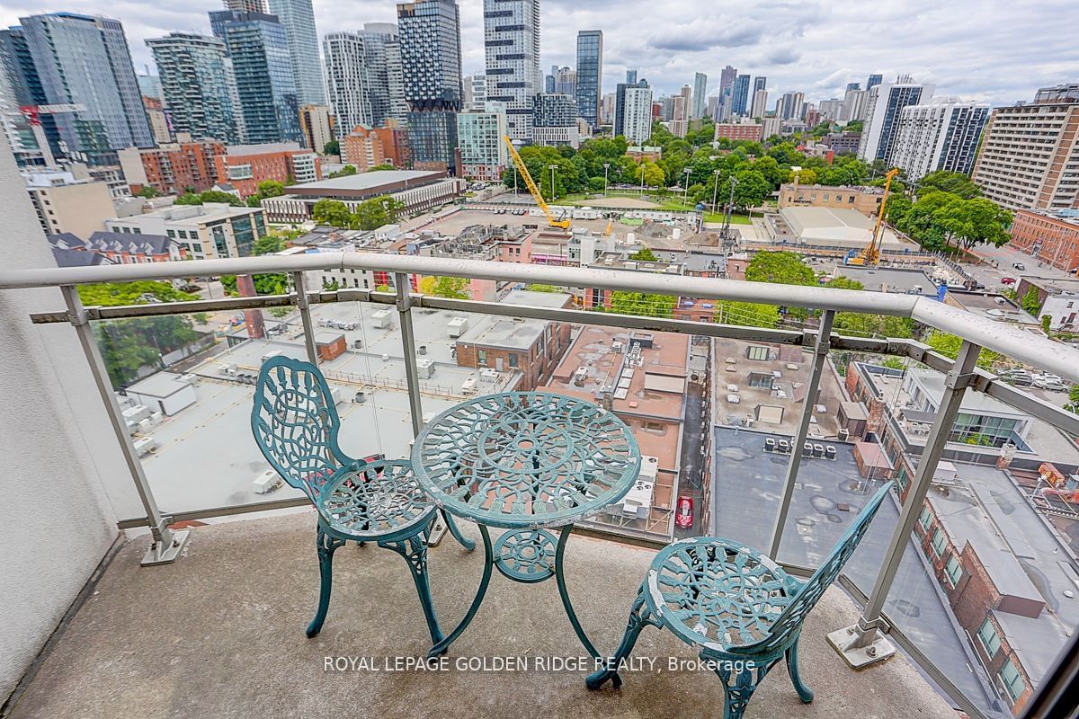 255 Richmond St E, unit PH11 for sale