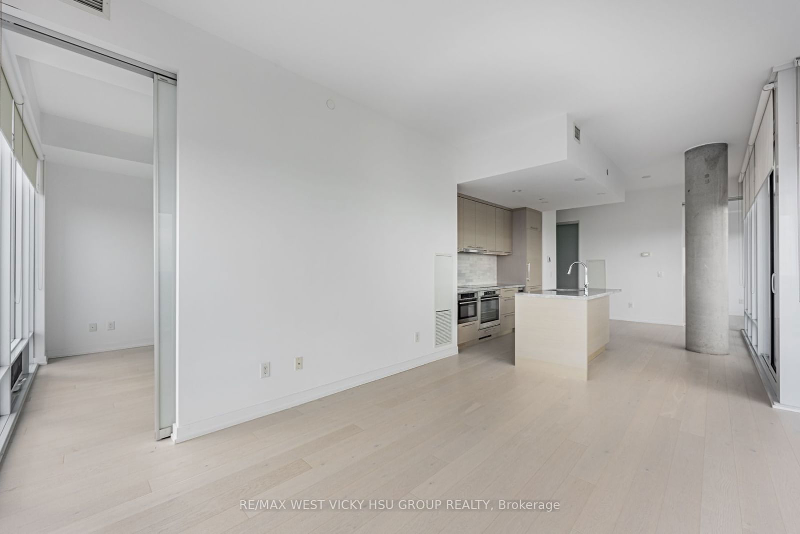 488 University Ave, unit 5202 for rent - image #14