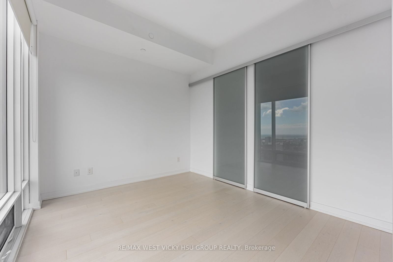 488 University Ave, unit 5202 for rent - image #15