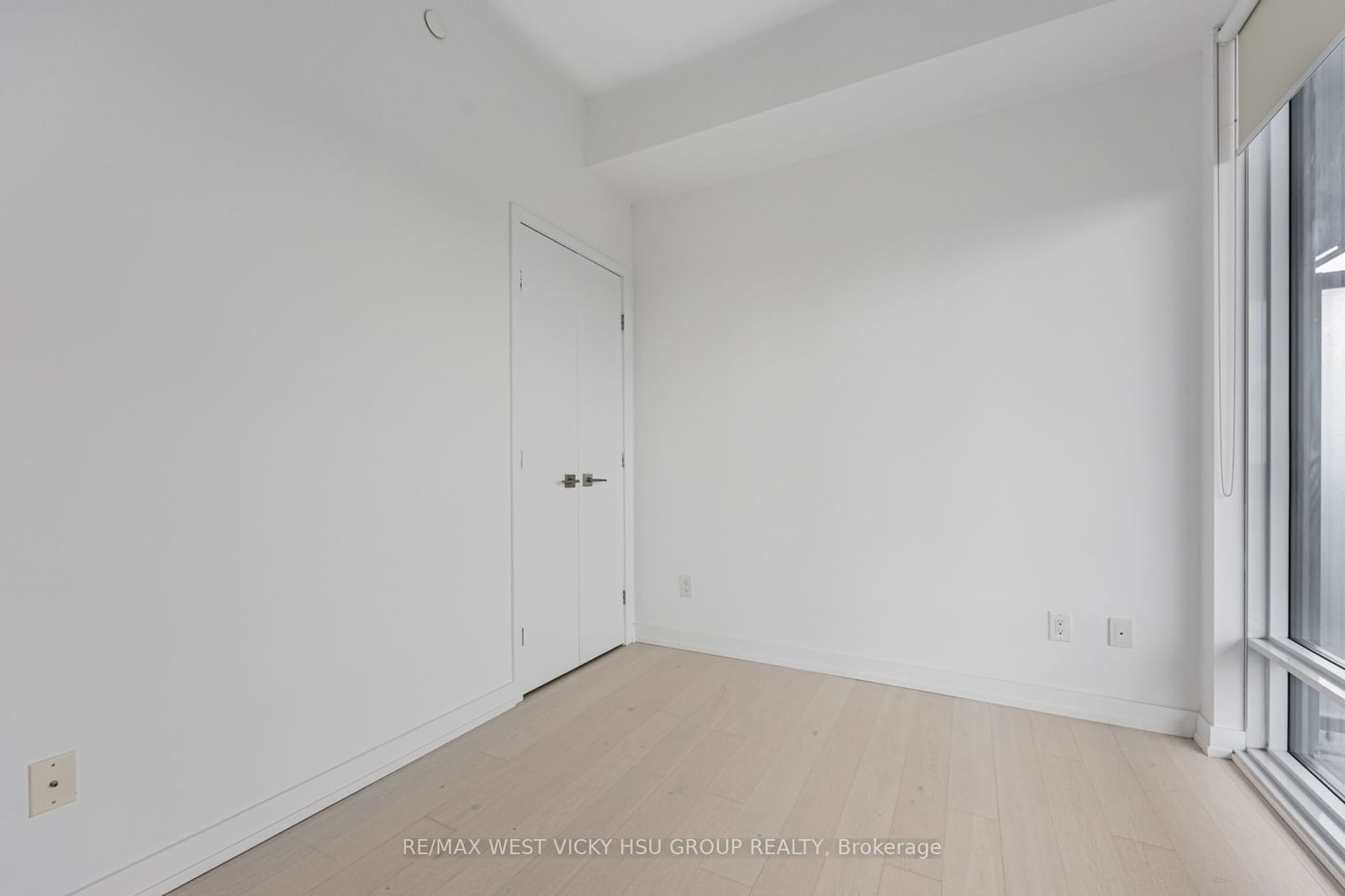 488 University Ave, unit 5202 for rent - image #22