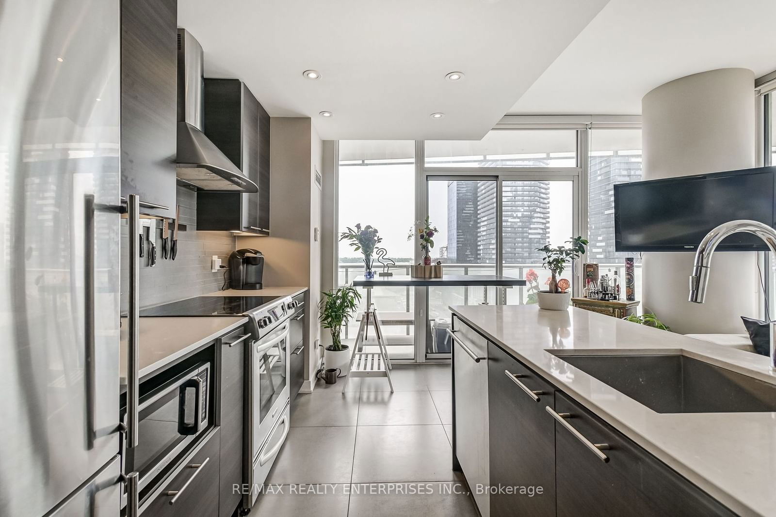 1 Market St, unit 1413 for sale - image #15