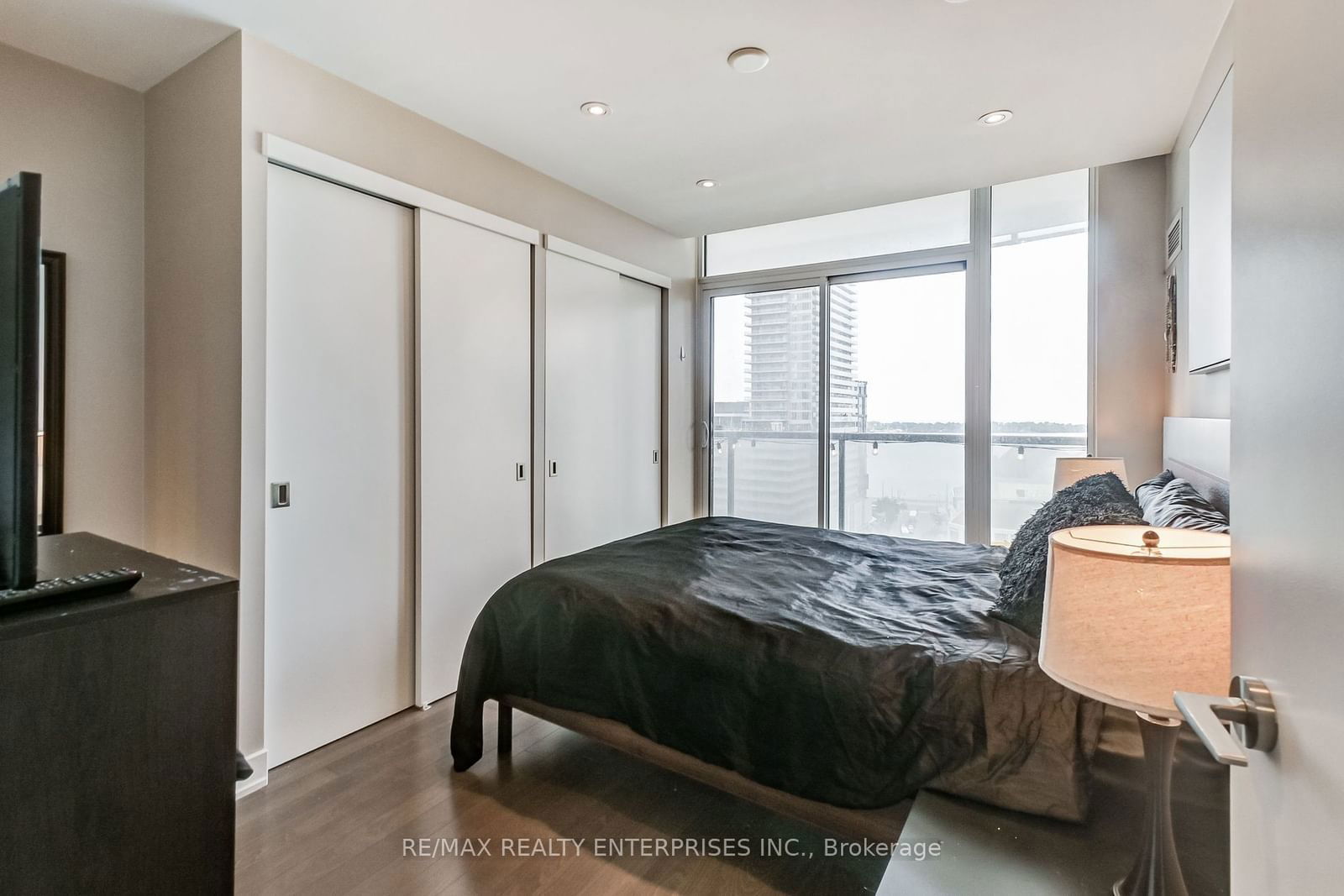 1 Market St, unit 1413 for sale - image #24