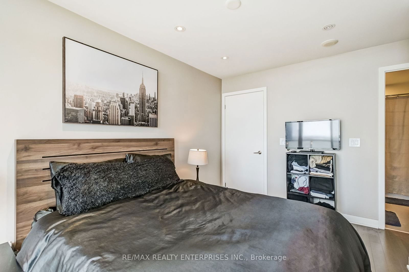 1 Market St, unit 1413 for sale - image #29