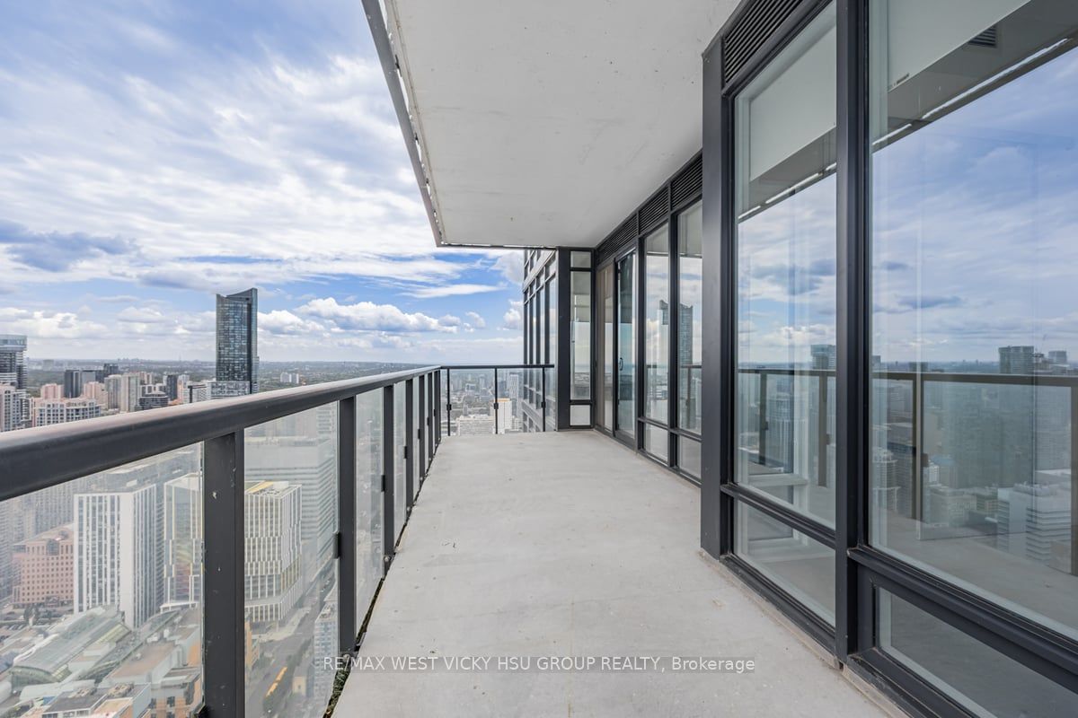 488 University Ave, unit 5202 for sale - image #25