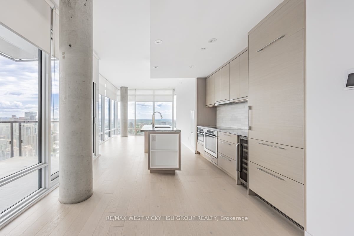 488 University Ave, unit 5202 for sale - image #8