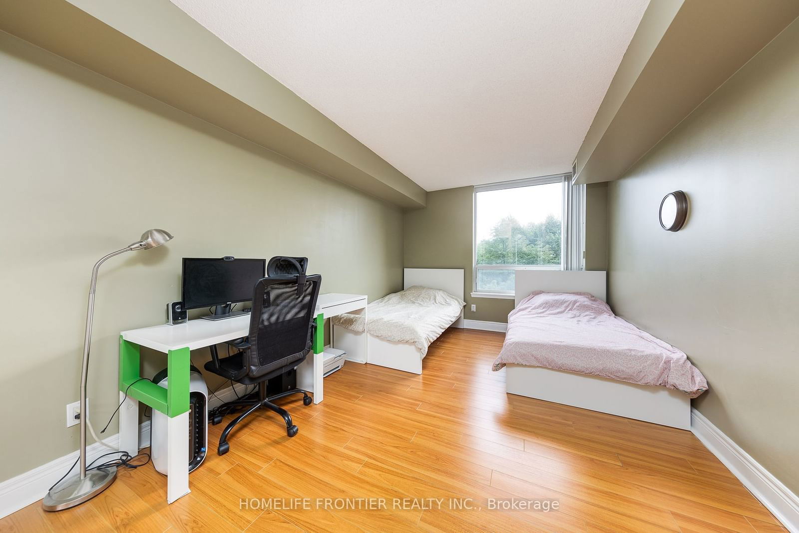 18 Hillcrest Ave, unit 305 for sale - image #13