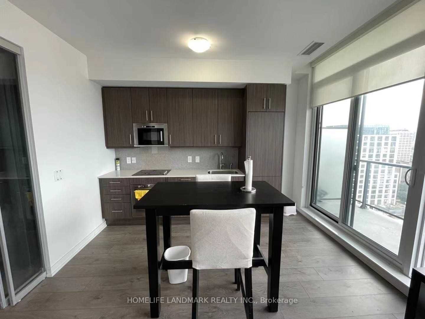 297 College St, unit Ph3 for rent - image #2