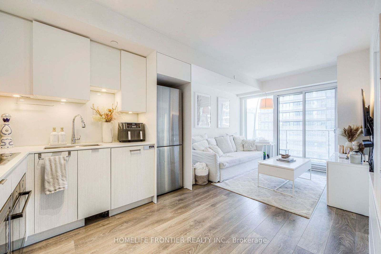 99 Broadway Ave, unit 1411 for sale - image #10