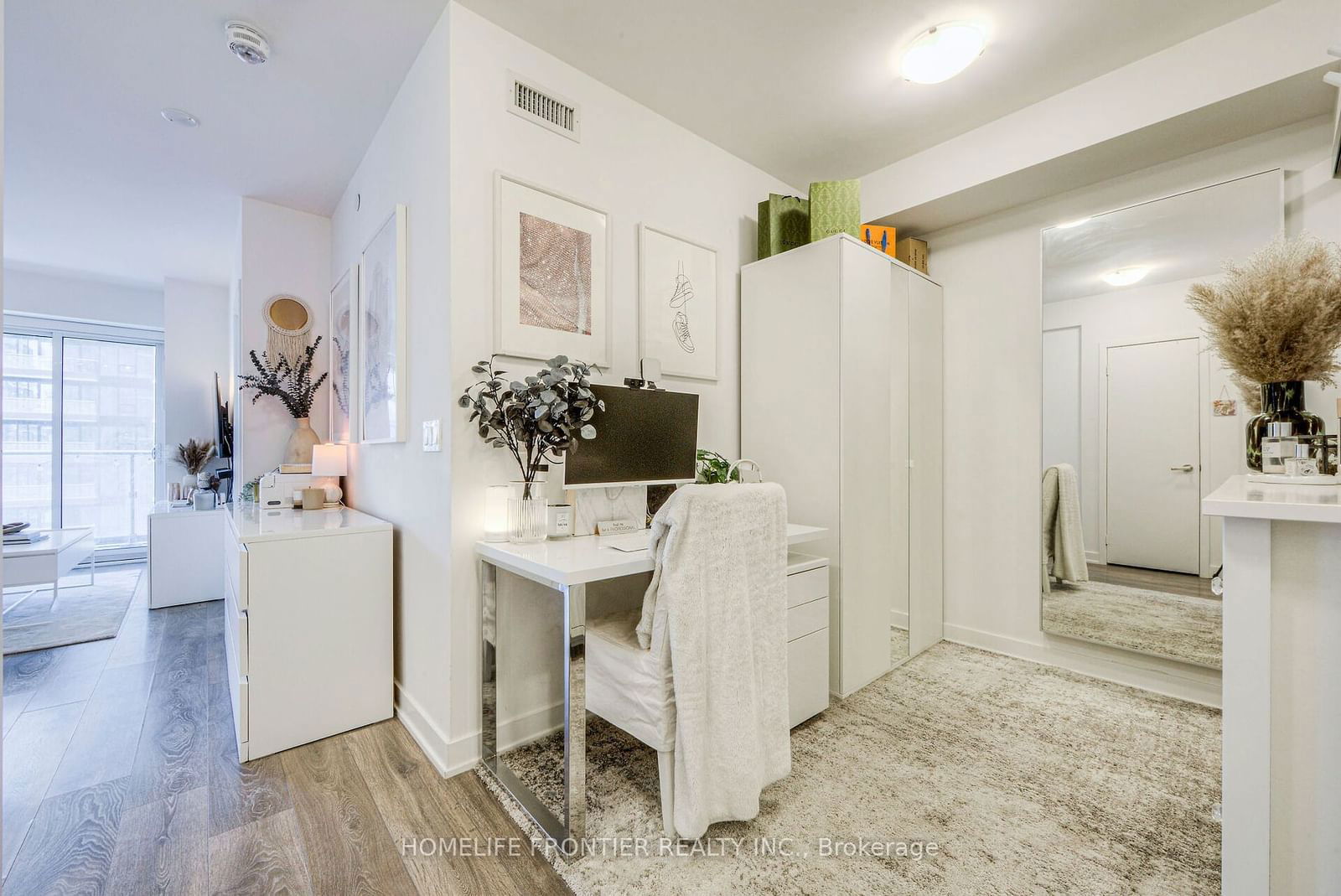 99 Broadway Ave, unit 1411 for sale - image #8