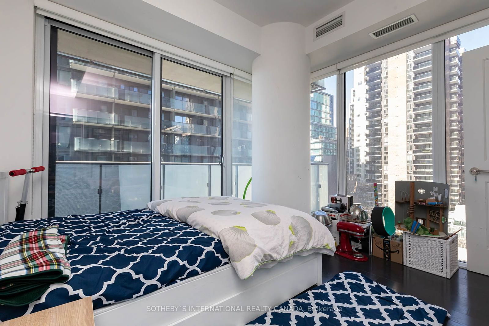 1080 Bay St, unit 608 for sale - image #11