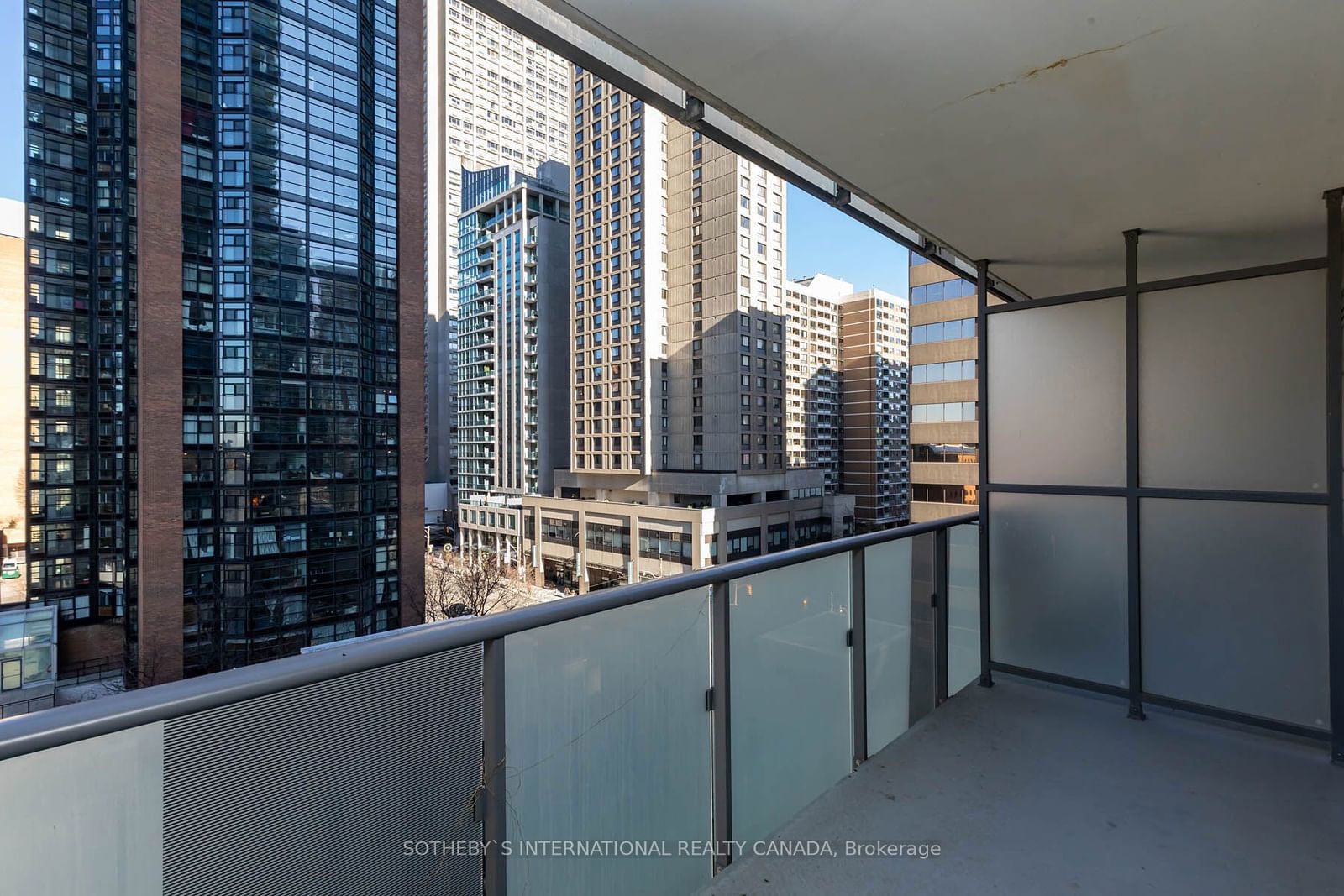 1080 Bay St, unit 608 for sale