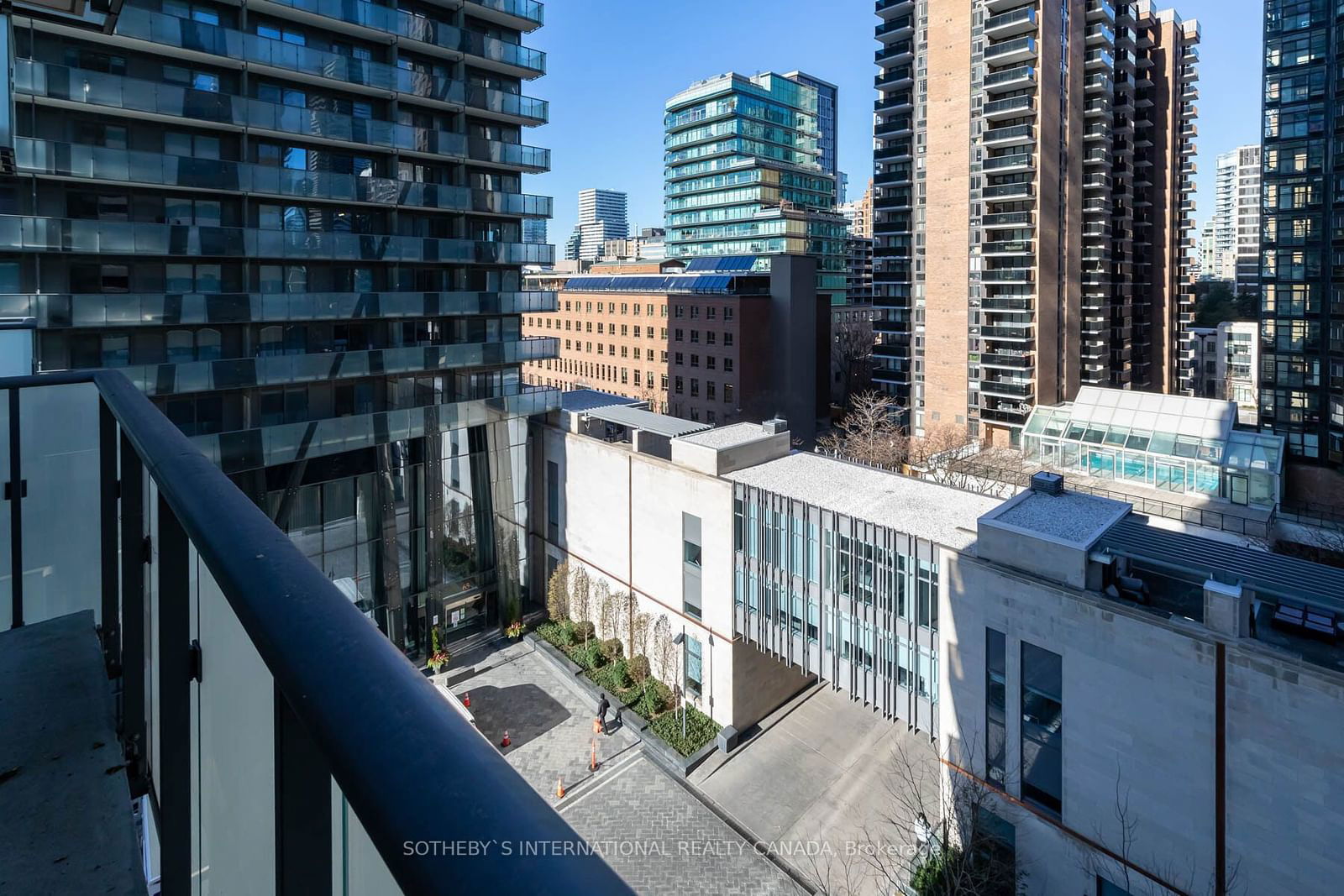 1080 Bay St, unit 608 for sale