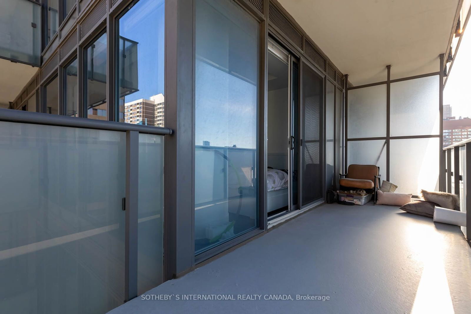 1080 Bay St, unit 608 for sale