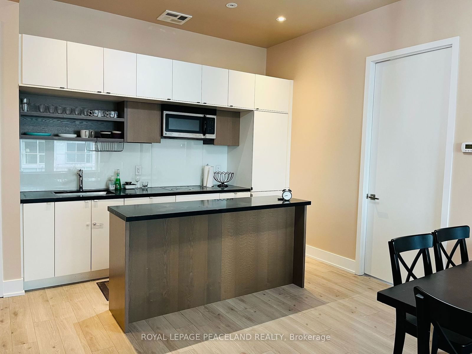 111 St Clair Ave, unit 1607 for rent - image #8