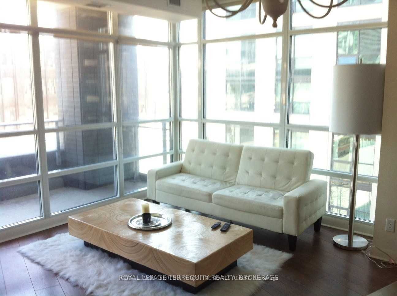 15 Bruyeres Mews, unit 405 for rent - image #6