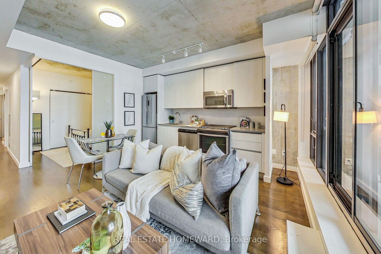 111 Bathurst St, unit 320 for sale - image #7