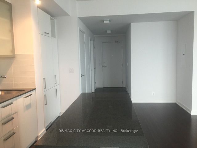 14 York St, unit 5603 for sale - image #6