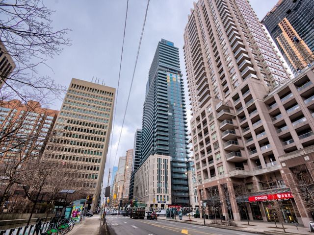 955 Bay St, unit 618 for rent - image #1