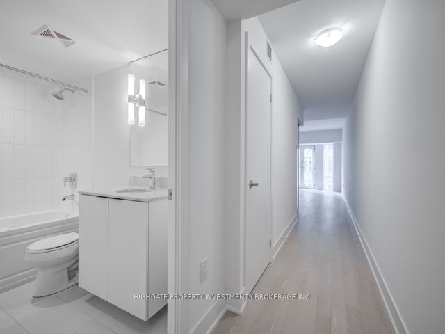 955 Bay St, unit 618 for rent - image #16