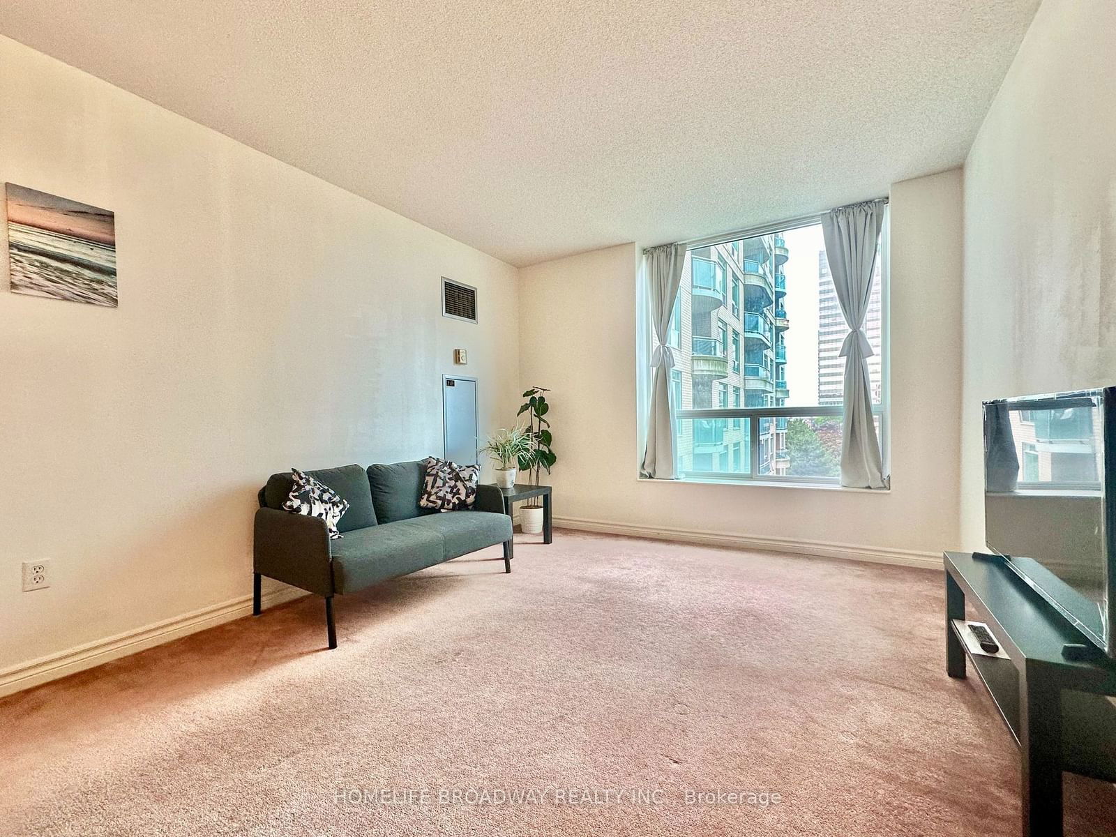 18 Pemberton Ave, unit 601 for sale - image #8