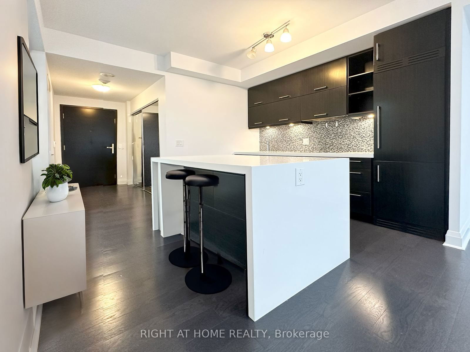 65 St. Mary St, unit 1808 for sale - image #5