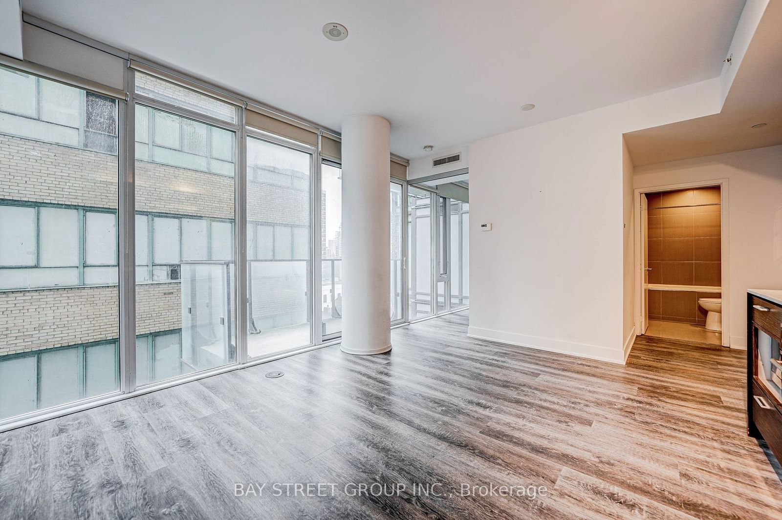 75 St Nicholas St, unit 609 for rent - image #12