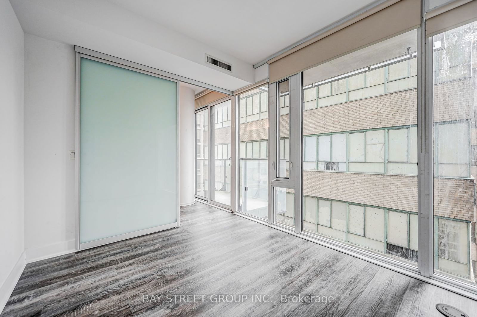 75 St Nicholas St, unit 609 for rent - image #17