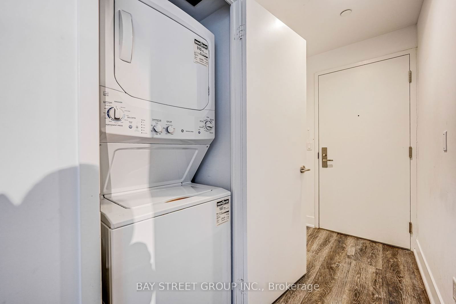 75 St Nicholas St, unit 609 for rent - image #19