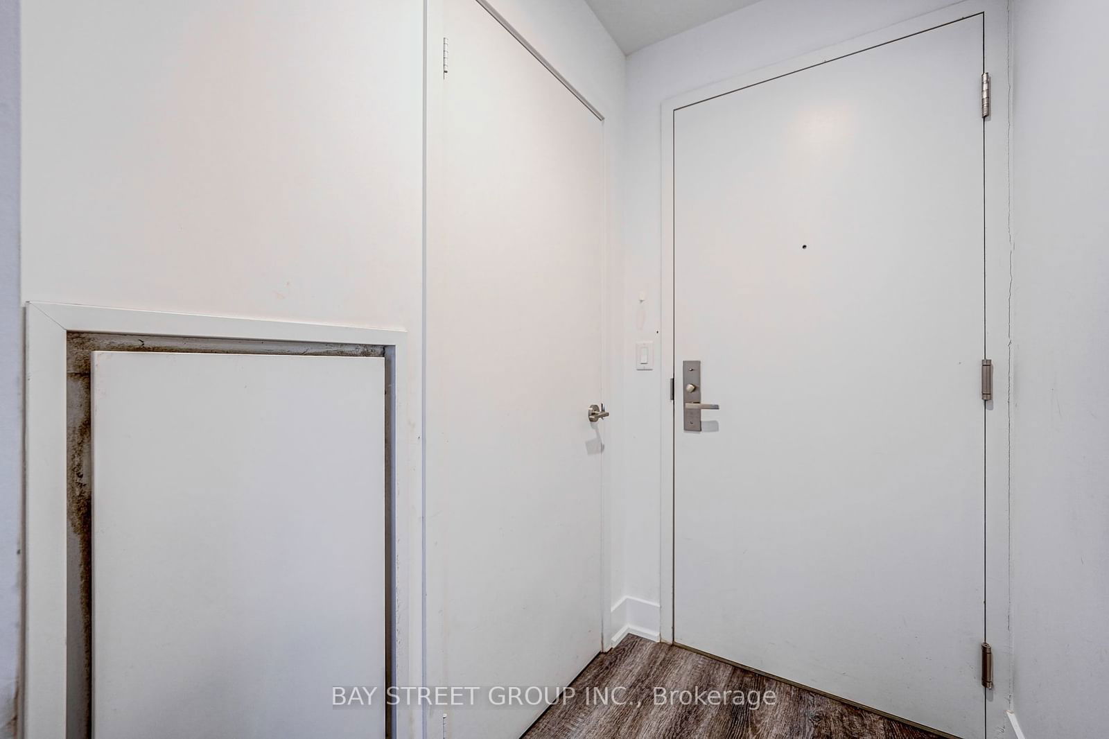 75 St Nicholas St, unit 609 for rent - image #6