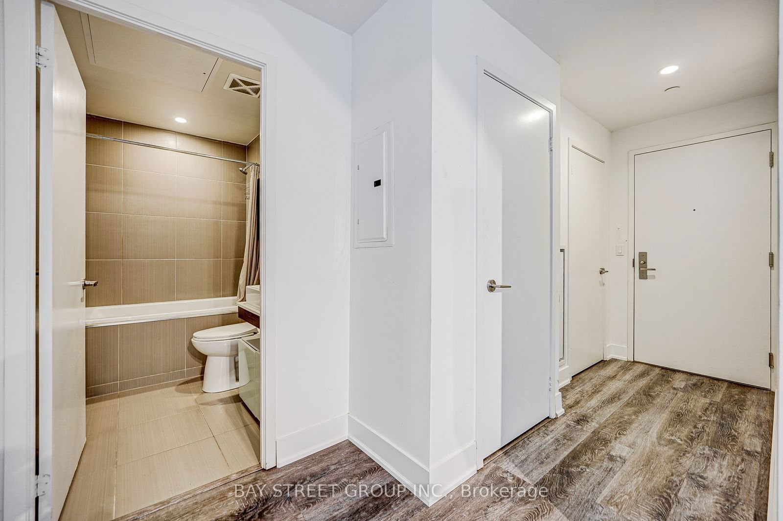 75 St Nicholas St, unit 609 for rent - image #7