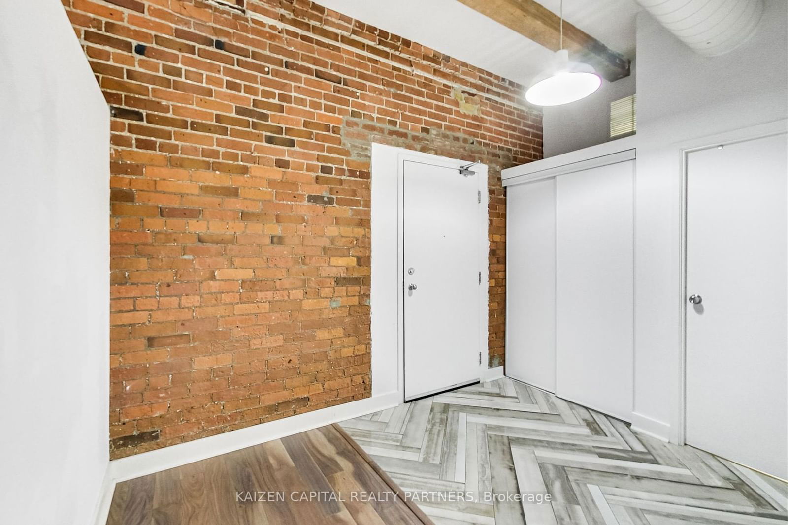 90 Sherbourne St, unit 103 for sale - image #2