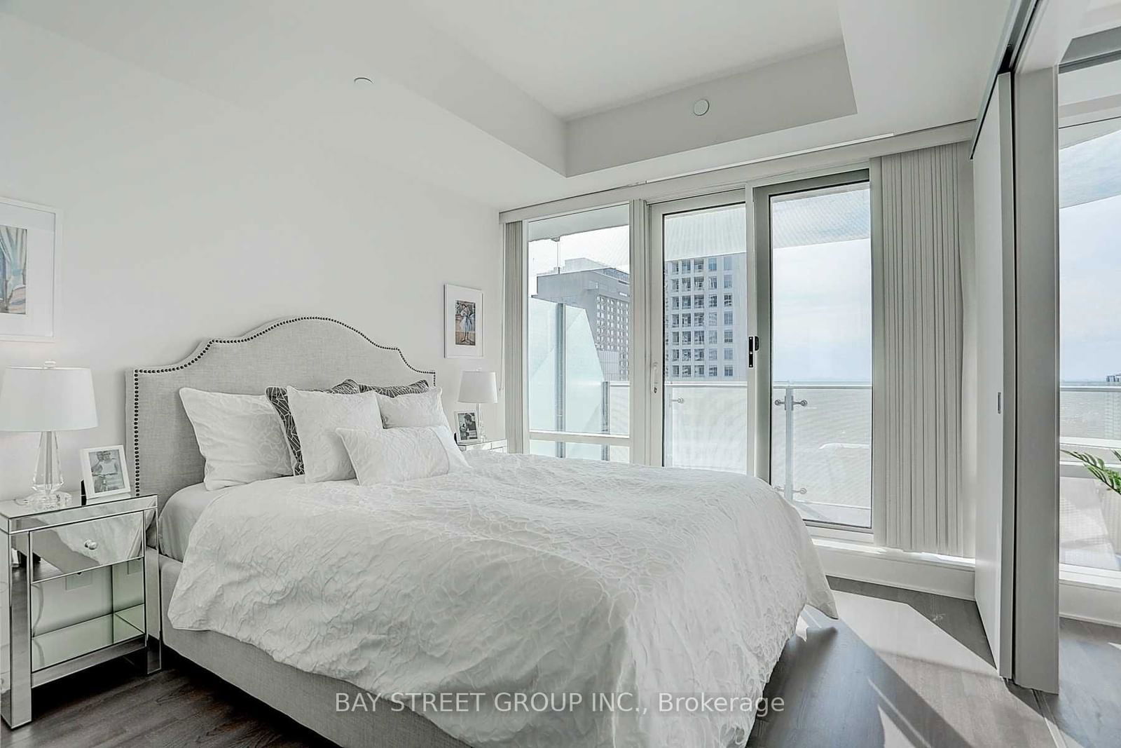 1 Bloor St E, unit 3609 for rent - image #14