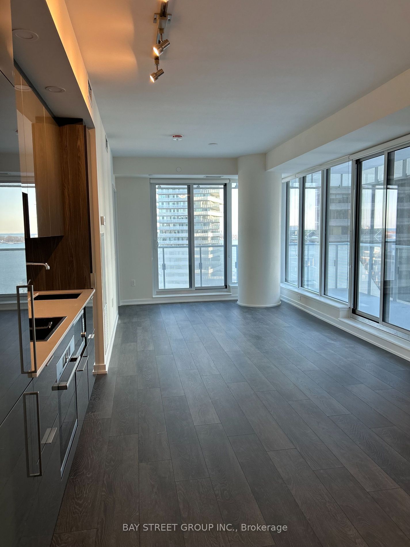 28 Freeland St, unit 1502 for sale - image #9