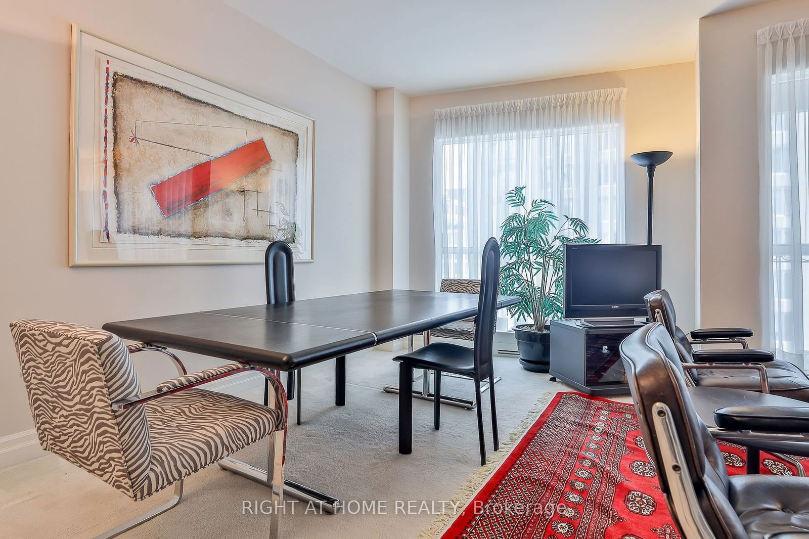 38 Avenue Rd, unit 804 for sale - image #4