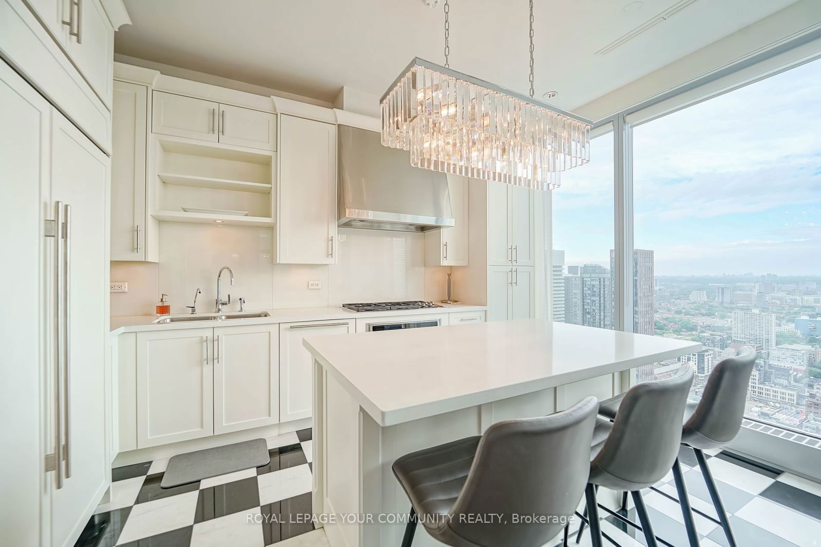 183 Wellington St W, unit 3903 for sale - image #10