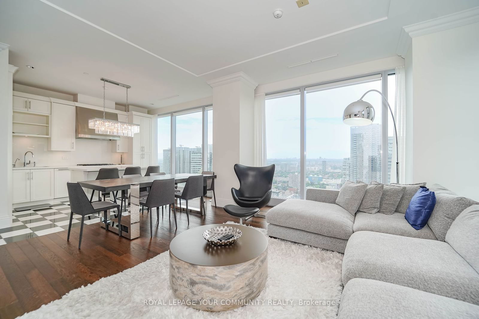 183 Wellington St W, unit 3903 for sale - image #5