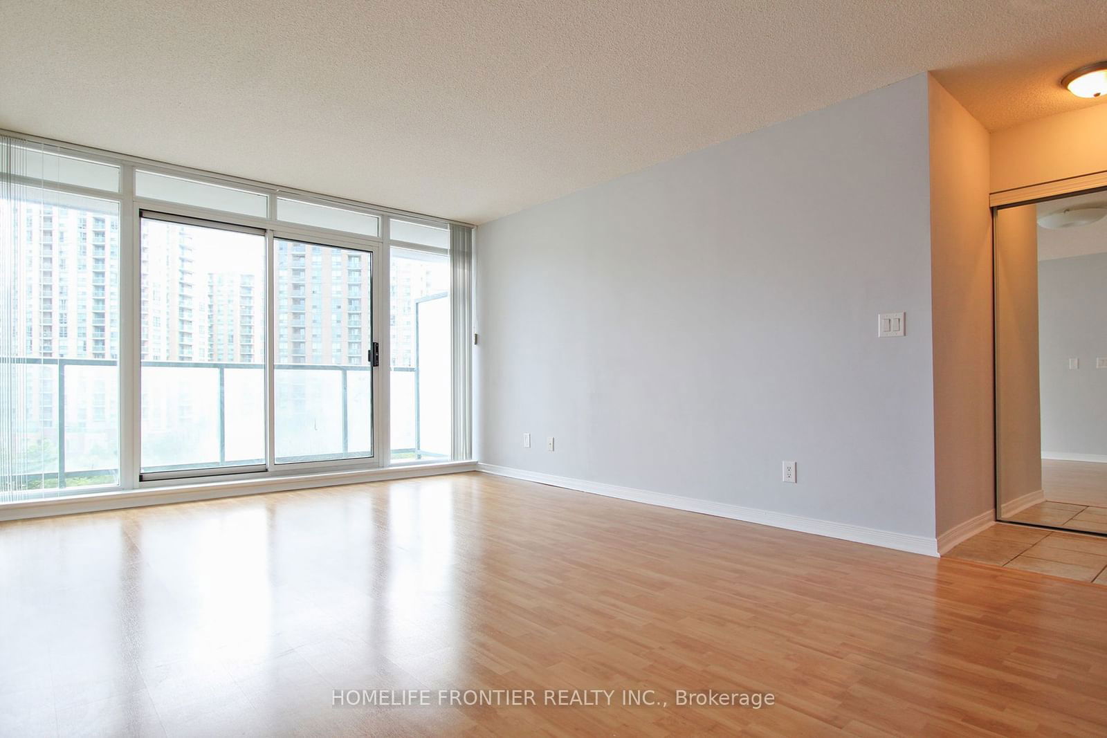 5508 Yonge St, unit 808 for sale - image #2