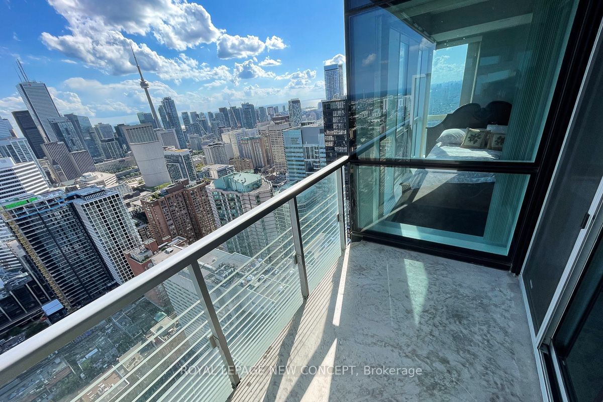 386 Yonge St, unit 4409 for sale - image #32