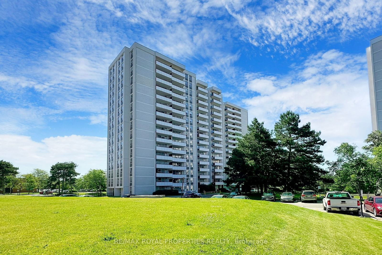 20 Forest Manor Rd, unit 702 for sale - image #35