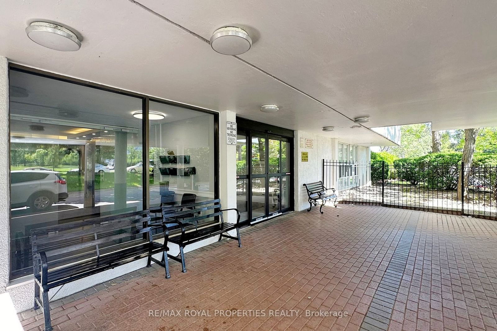 20 Forest Manor Rd, unit 702 for sale - image #37